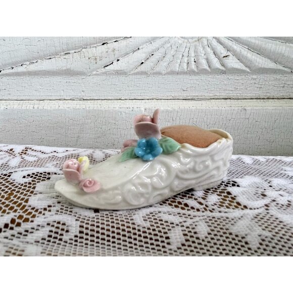 Vintage 1950s Porcelain Victorian Shoe Pin Cushion Flowers Cottage core - Picture 8 of 8